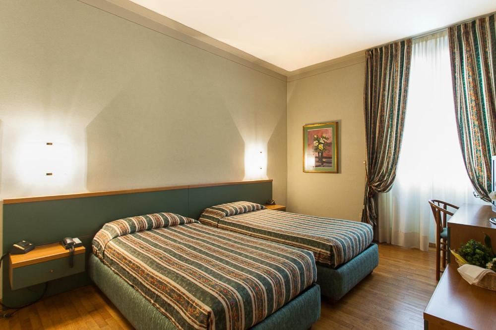 Hotel Gambara Luaran gambar