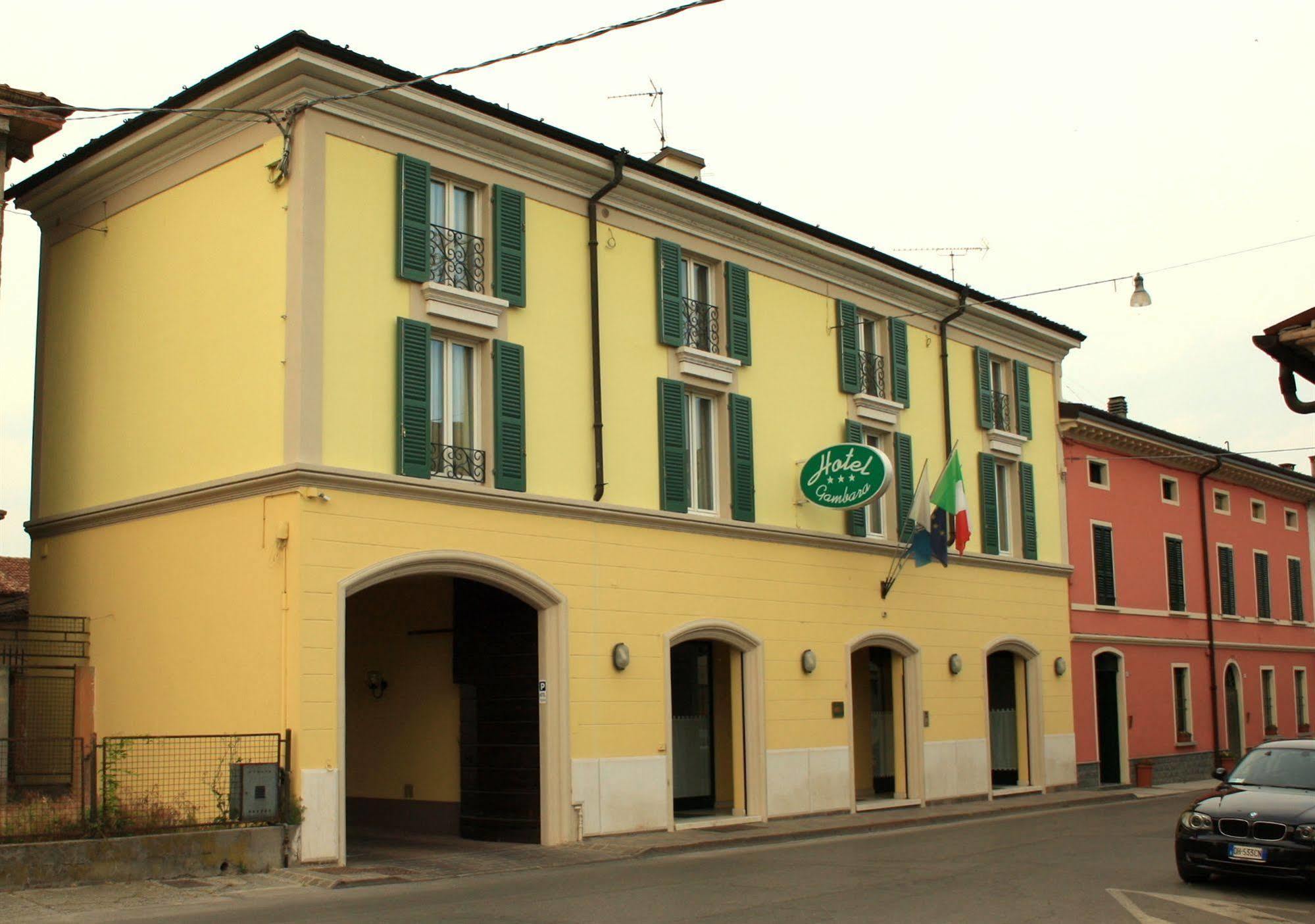 Hotel Gambara Luaran gambar